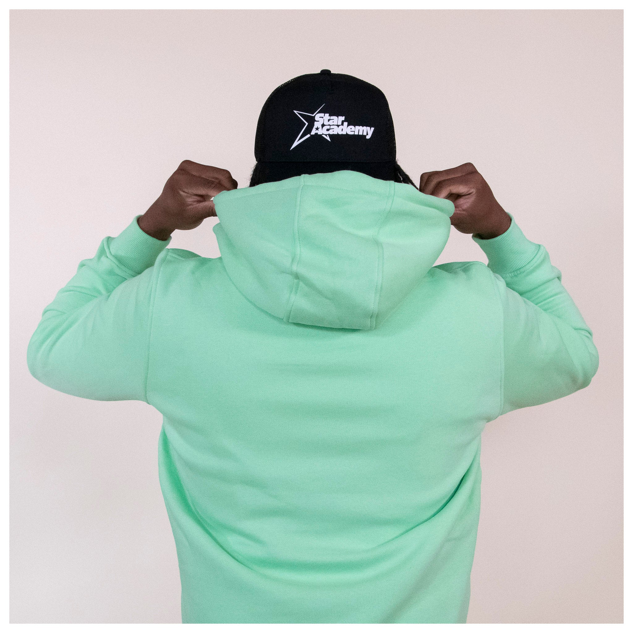 star academy starac boutique merch tournée 2024 2025 bonnet mug tasse pull hoodie crop top  tshirt carnet casquette veste baseball jogging brassiere legging 